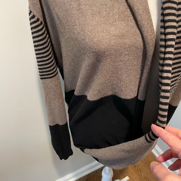 Max Studio Faux Wrap Pullover Sweater Sz L Striped Colorblock Tan Black Chic - Picture 5 of 9